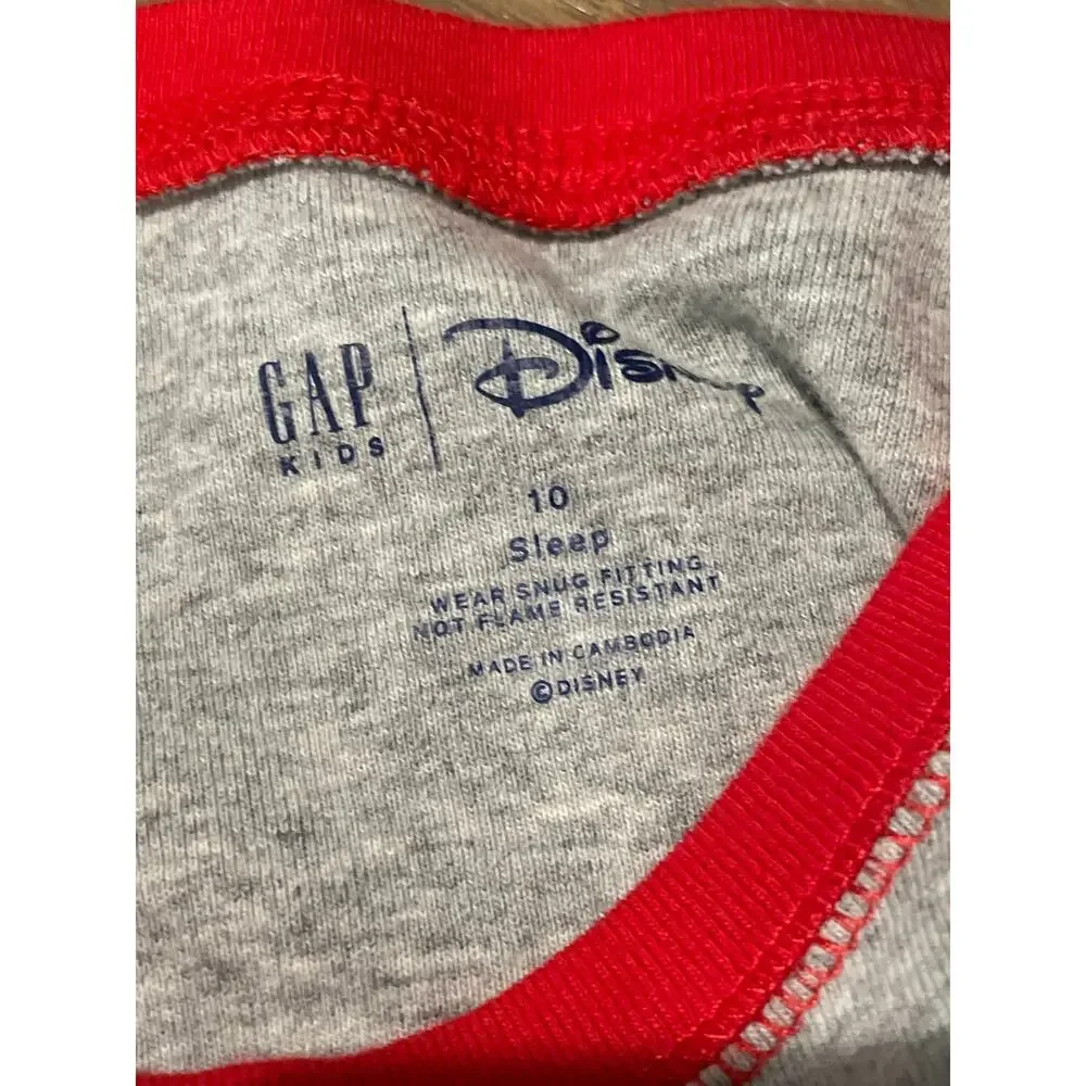 Gap Disney Holiday Pajama Set Size M Red Gray Mickey and Friends Unisex Knit